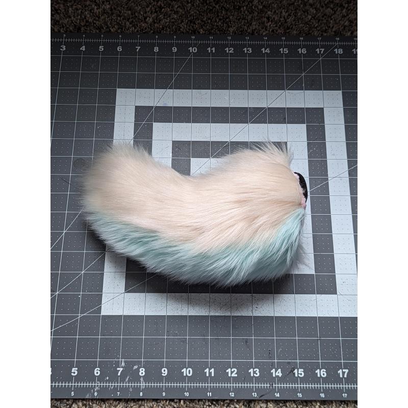 Ivory/Mint Green Nub Tail