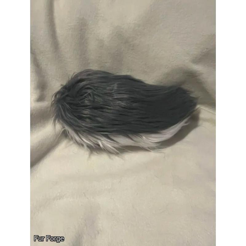 Gray/White Nub Tail